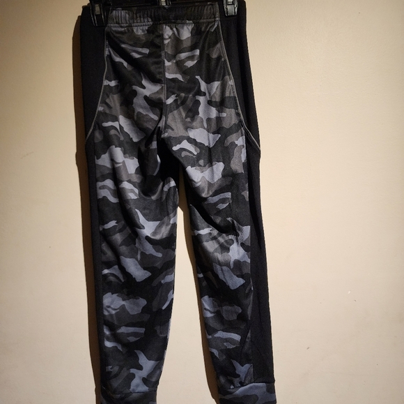 NWOT Boys  Camouflage Sweat pants - Picture 4 of 7
